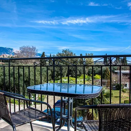 Dallas Aparthotel Svoronata