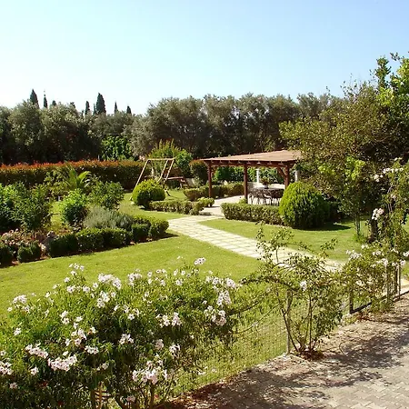 Dallas Aparthotel Svoronata